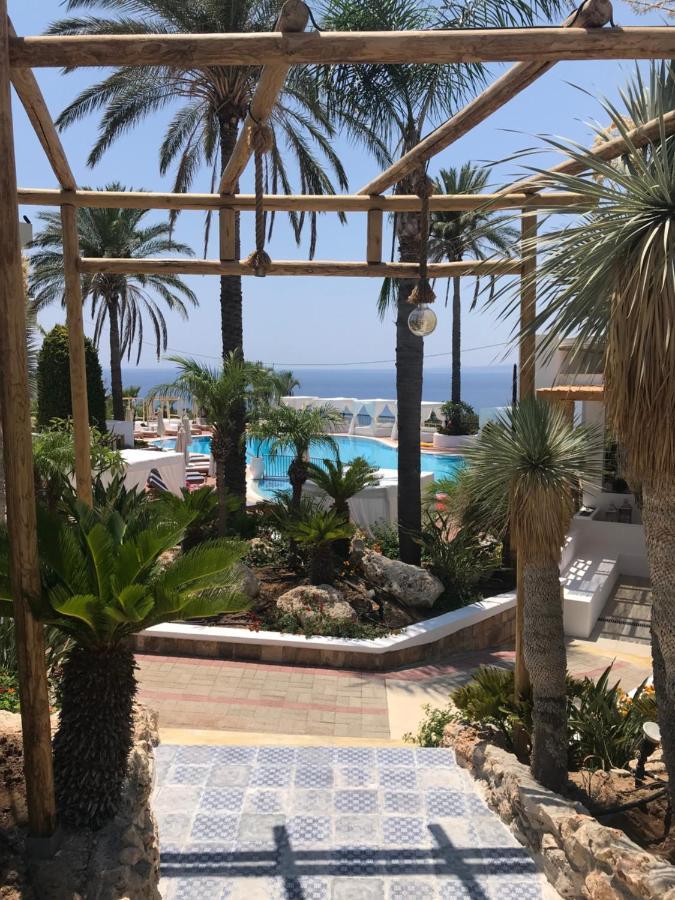 Pefkos Blue 3*