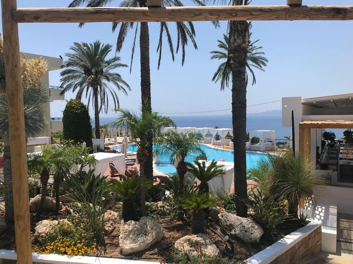 Ξενοδοχείο με διαμερίσματα Pefkos Blue 3*